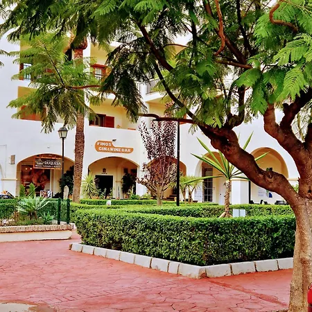 Ground Floor 2 Bed La Duquesa With 5 Pools And Large Terrace * Manilva